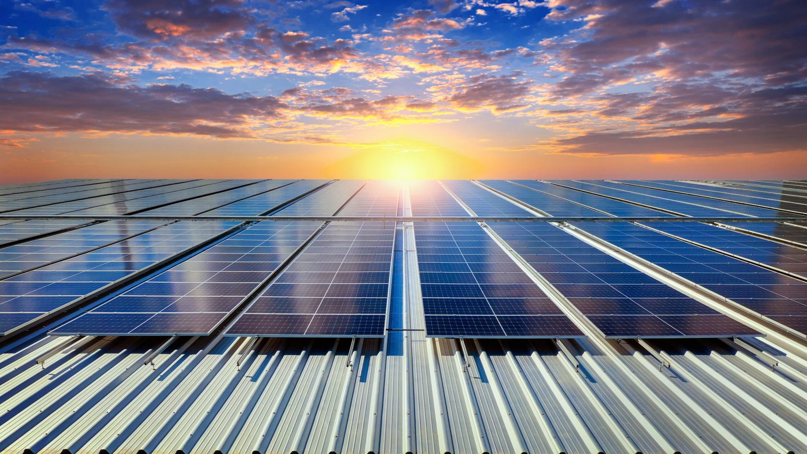 Sistemas Fotovoltaicos em Cobertura